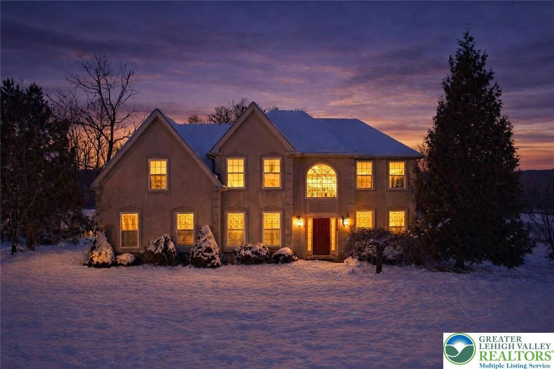 Property Photo:  4985 Curly Horse Drive  PA 18034 