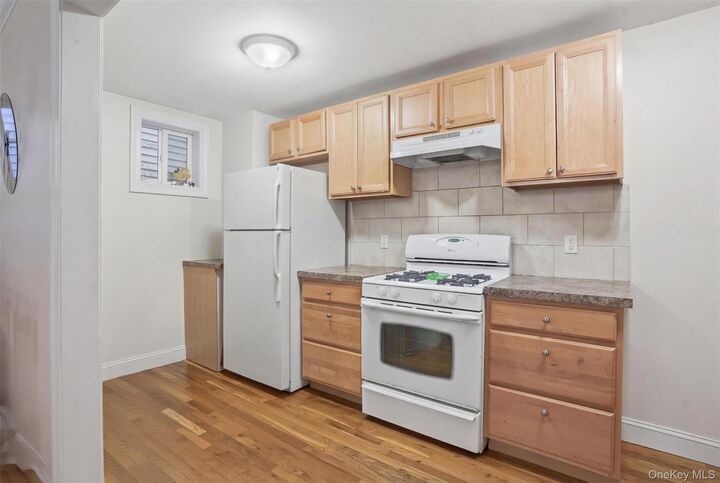 Property Photo:  106 Newport Bridge Road Unit 1  NY 10990 