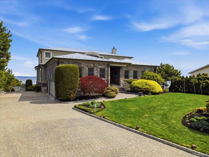 Property Photo:  135 Kensington Oval  NY 10805 