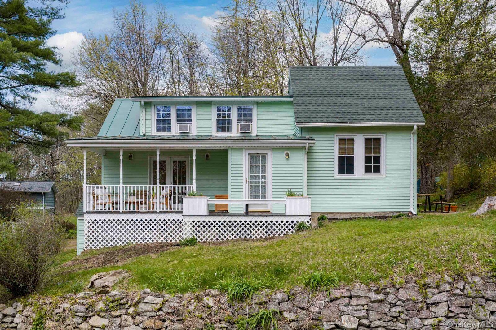 Property Photo:  452 Mountain Road  NY 12440 