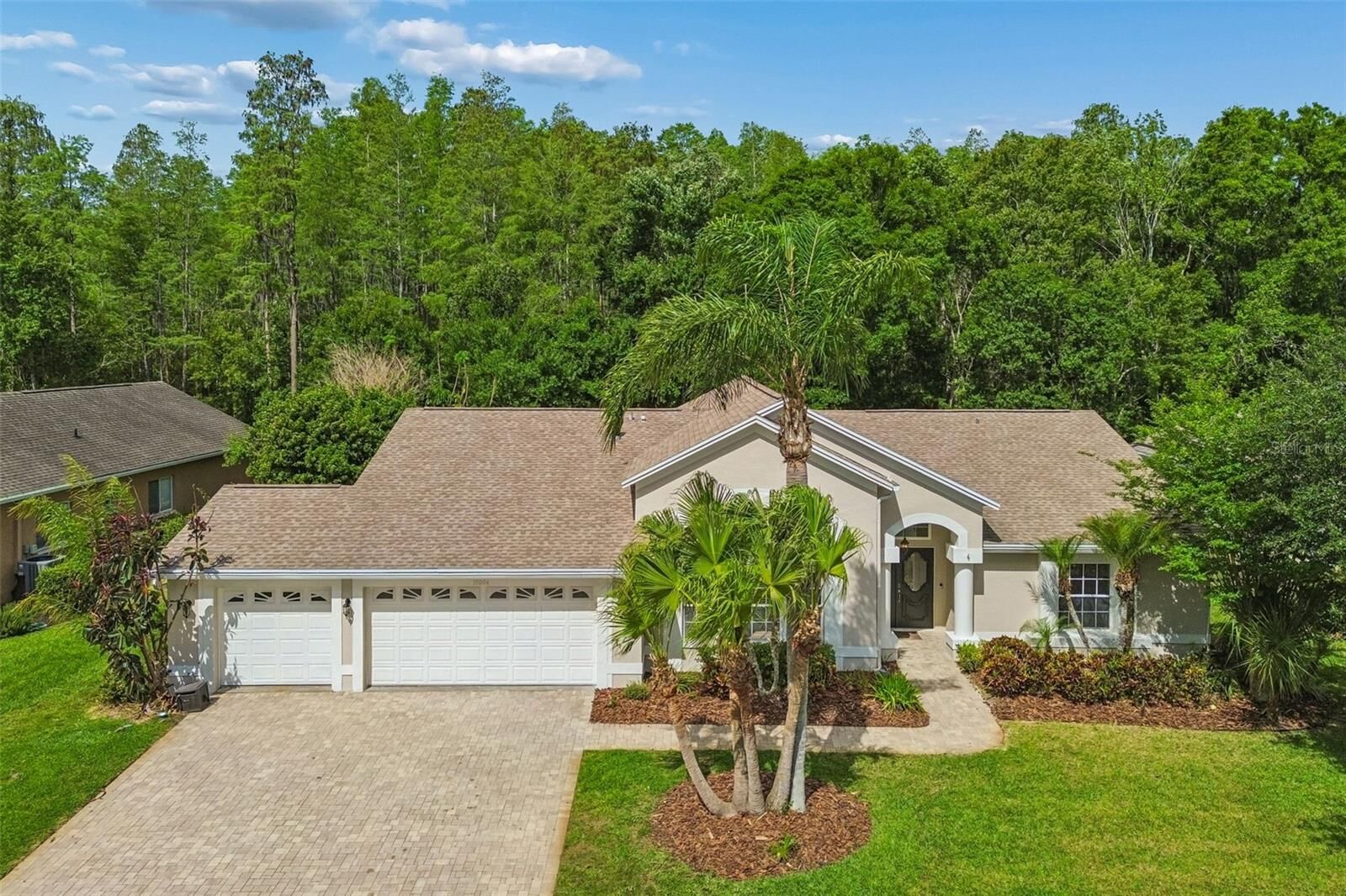 Property Photo:  19004 Saint Laurent Drive  FL 33558 