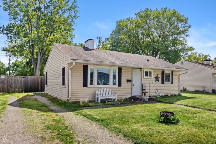 Property Photo:  1462 Lochry Road  IN 46131 
