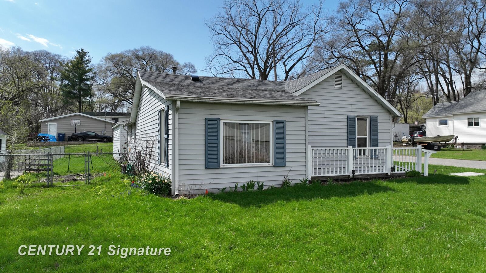 Property Photo:  702 Flint Street  MI 48655 