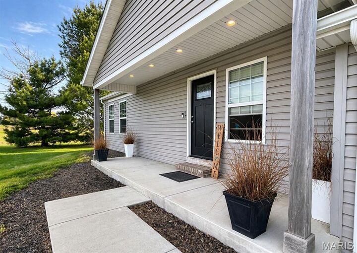 Property Photo:  415 Summerfield Road  IL 62281 