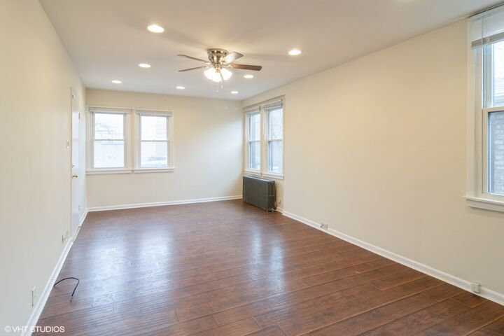 Property Photo:  1342 Circle Avenue 1  IL 60130 