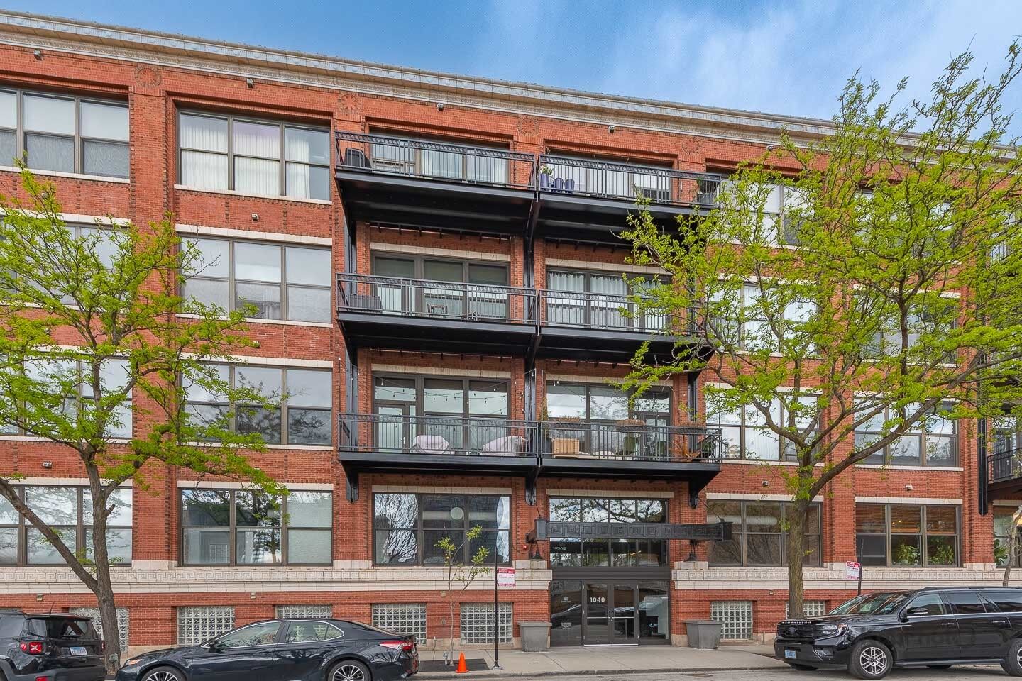 Property Photo:  1040 W Adams Street 117  IL 60607 