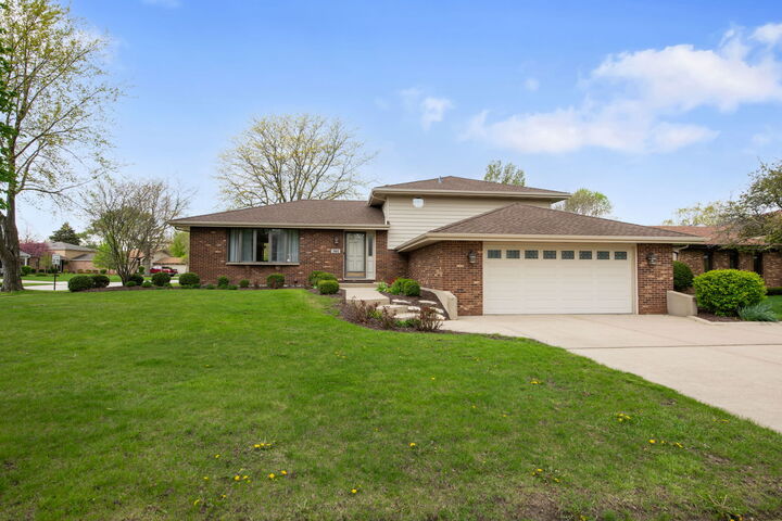 Property Photo:  301 Greenfield Road  IL 60404 
