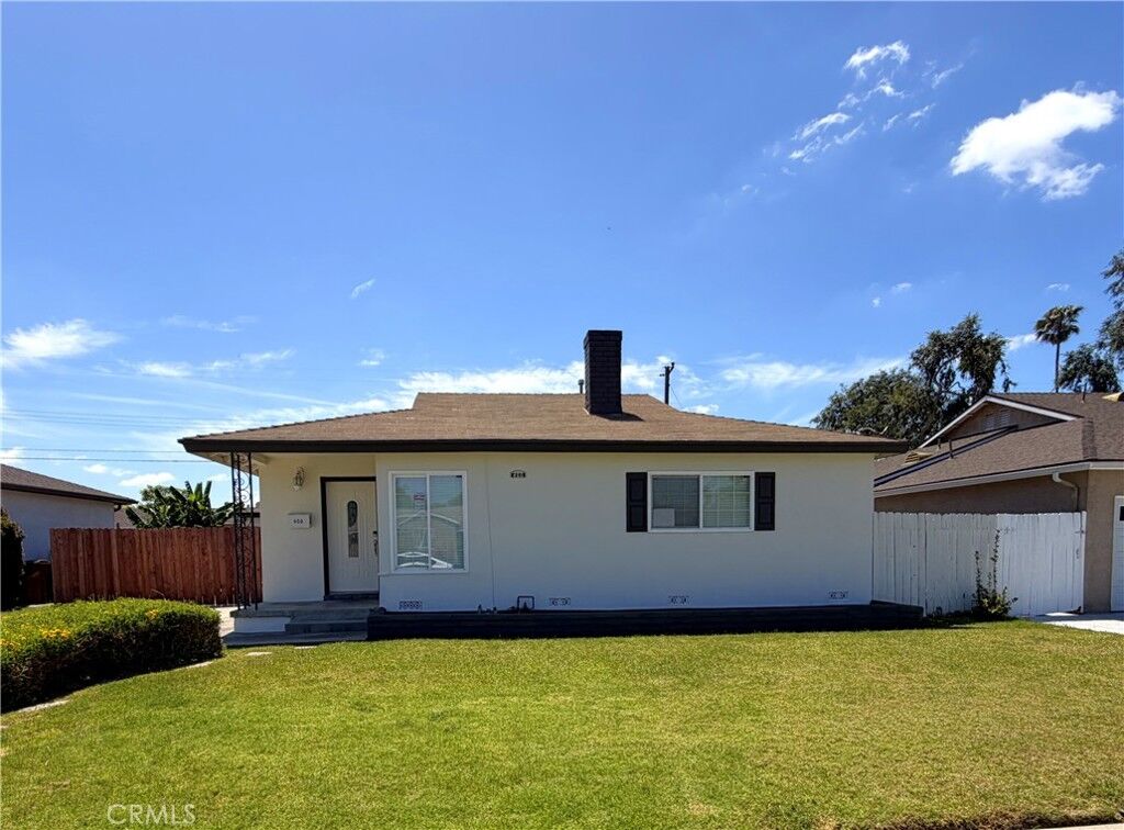 Property Photo:  460 W Knepp Avenue  CA 92832 