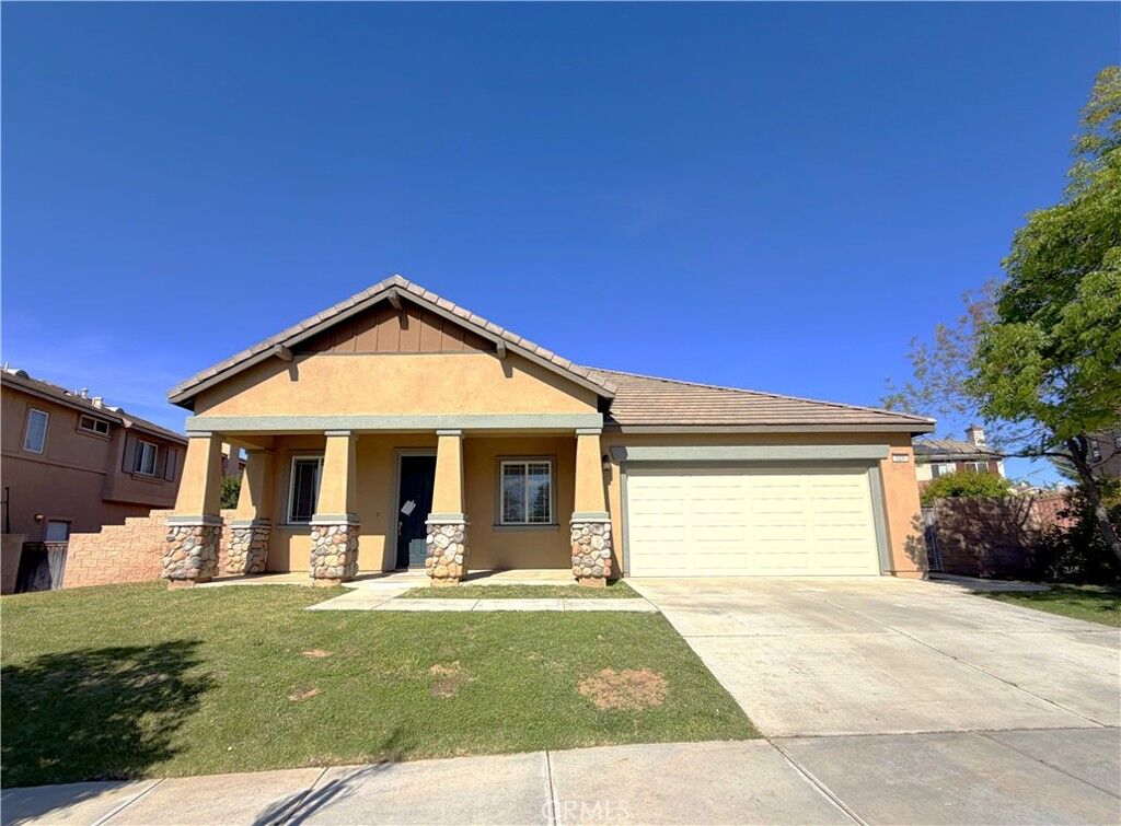Property Photo:  524 Trefoil Court  CA 92543 