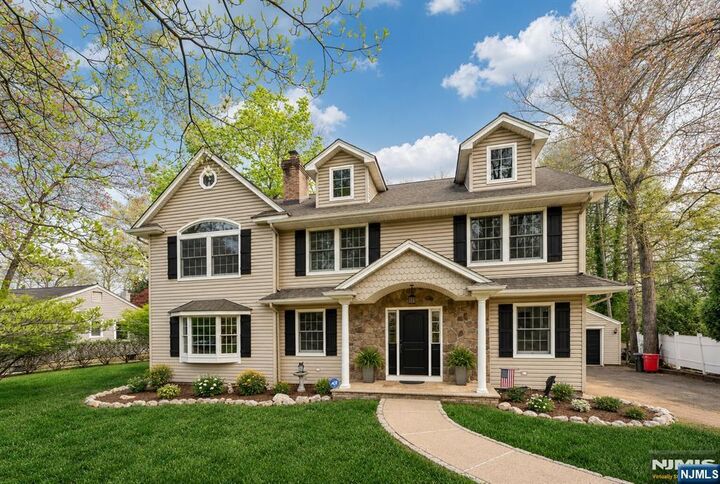 Property Photo:  631 Montview Place  NJ 07675 
