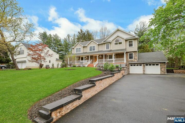 Property Photo:  81 Chestnut Street  NJ 07401 