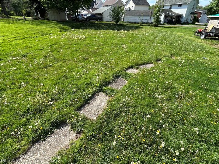 Property Photo:  753 Newgarden Road  OH 44460 