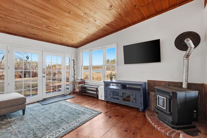 Property Photo:  120 Pond Street  NH 03858 