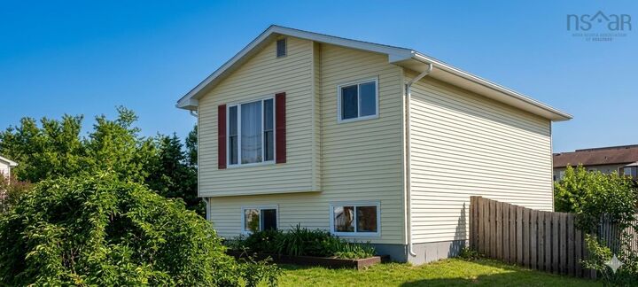 52 Shrewsbury Road — photo 1