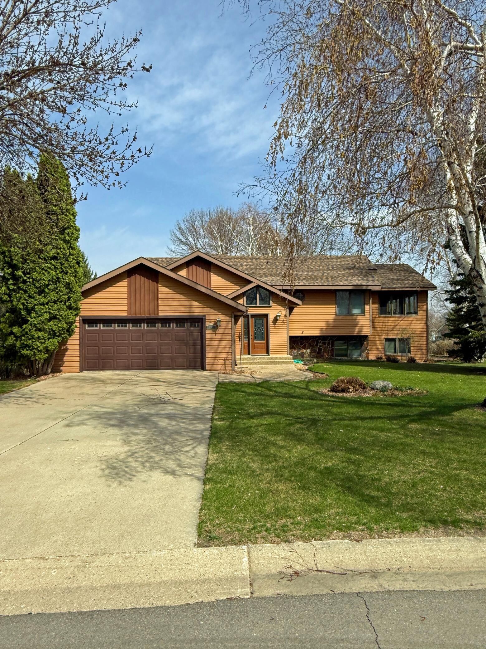 Property Photo:  613 24th Street SE  MN 56201 