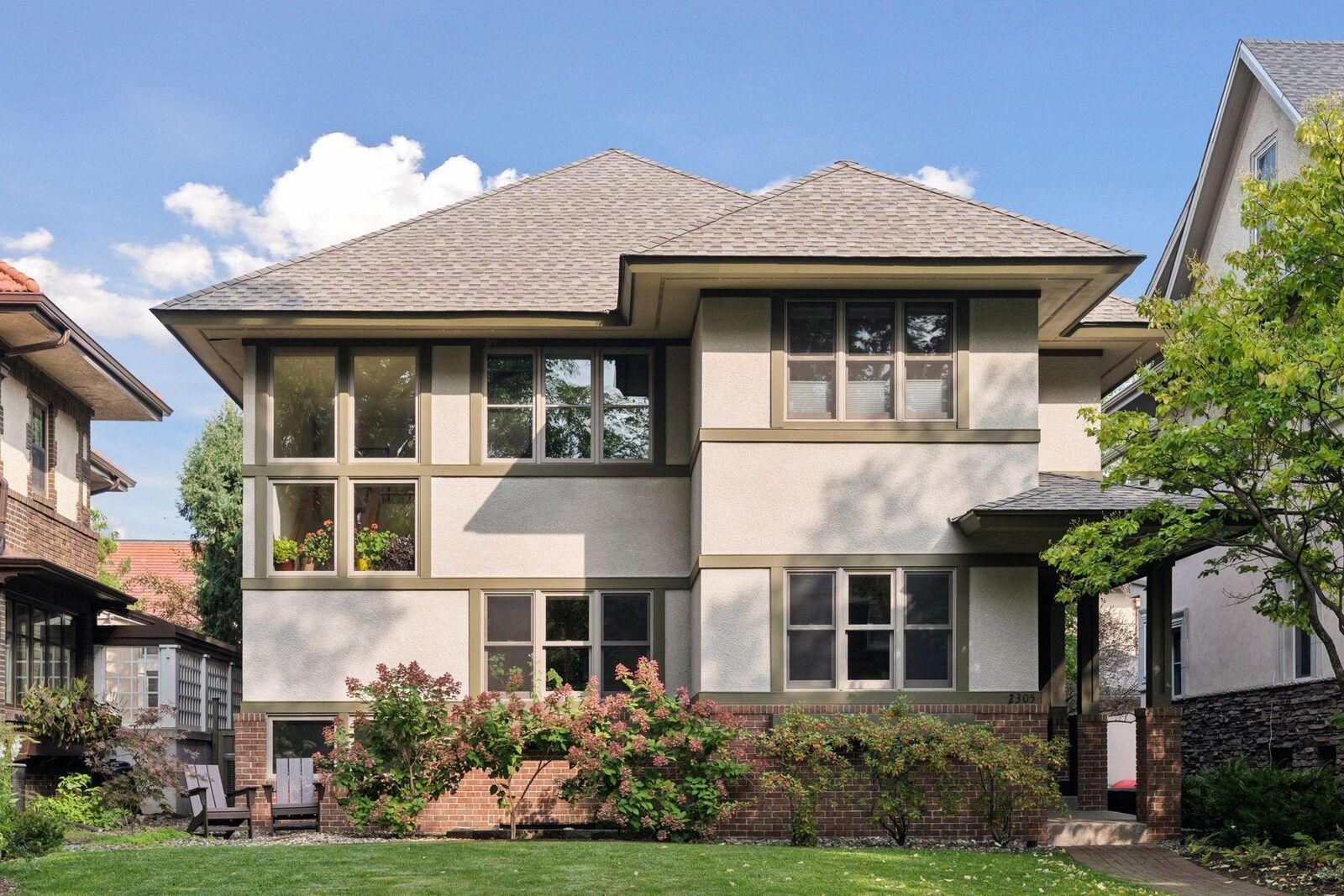 Property Photo:  2305 Newton Avenue S  MN 55405 