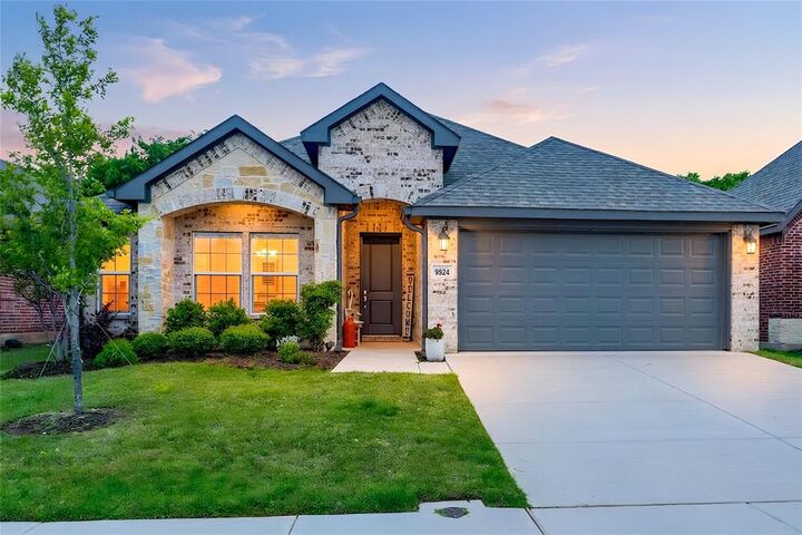 Property Photo:  9824 Mescalbean Boulevard  TX 76036 