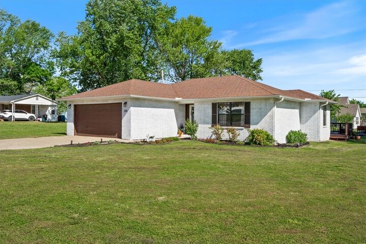 Property Photo:  210 Jenkins Road  AR 72753 