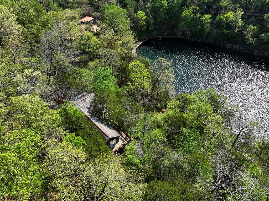 Property Photo:  11 County Road 1089  AR 72632 