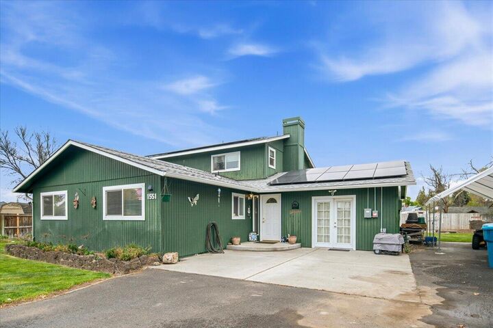 Property Photo:  1551 SW Parkway Drive  OR 97756 