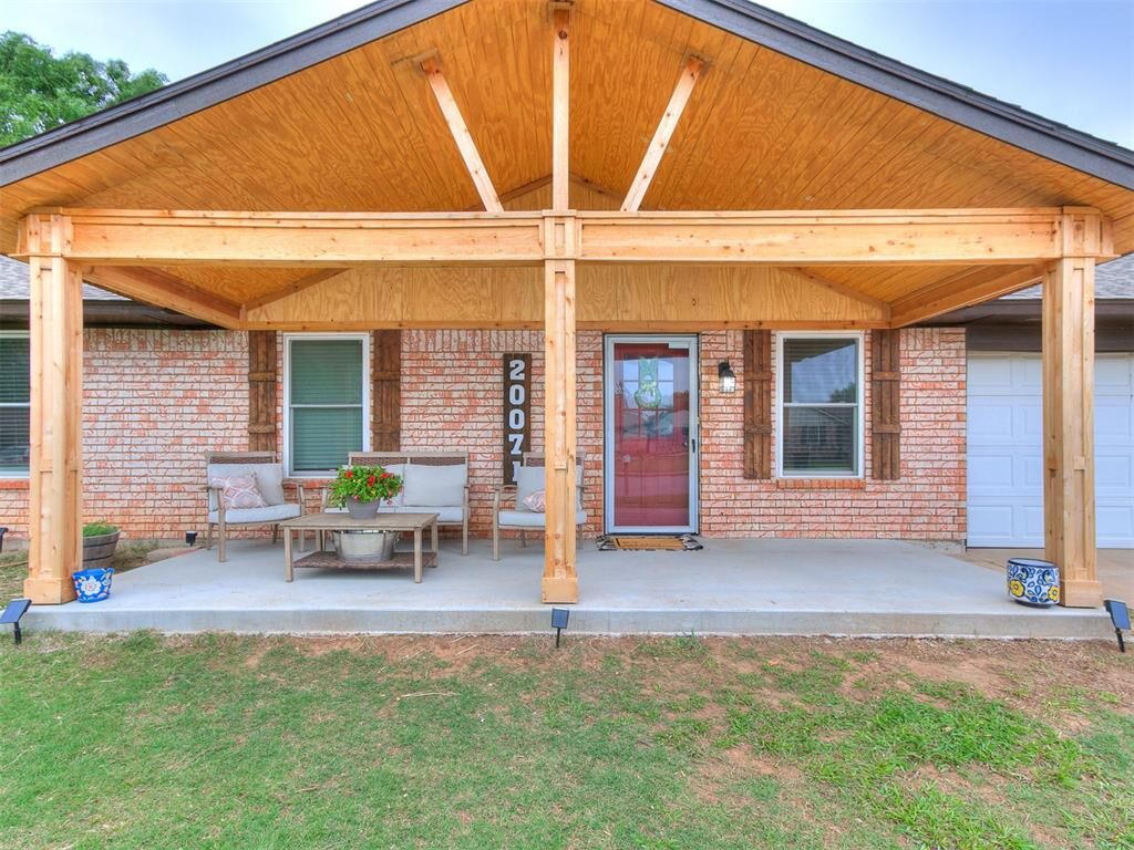 Property Photo:  20071 Timberidge Road  OK 73045 