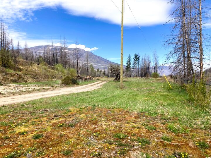 Photo de la propriété:  1449 Holding Road  BC V0E 1M2 