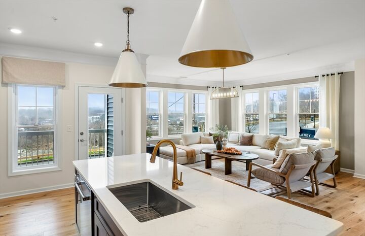 Property Photo:  5 Peters Farm Way 7107  MA 01581 