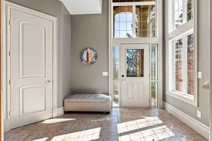 Property Photo:  7 Royal Ridge Terrace NW  AB T3G 5Y9 