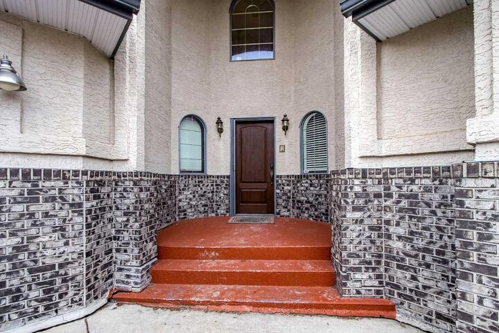 Property Photo:  45 Country Lane Drive  AB T2P 2G5 