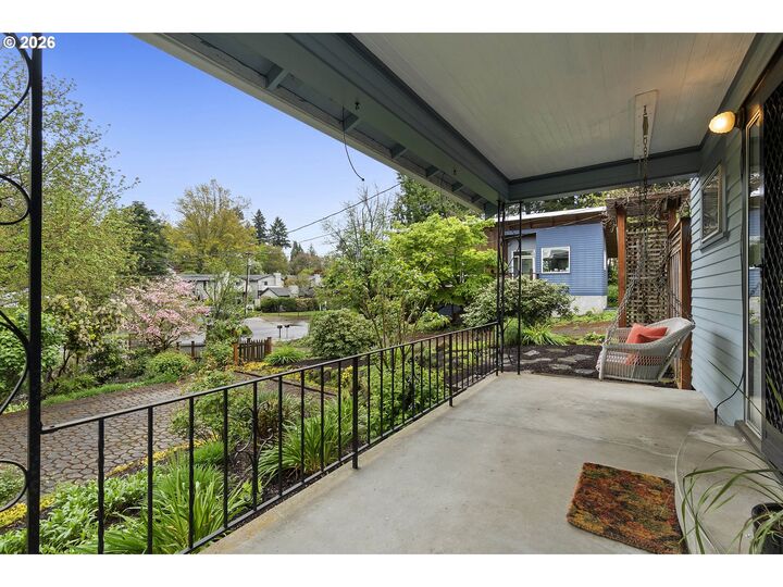 Property Photo:  2830 SW Multnomah Blvd  OR 97219 