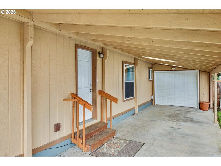 Property Photo:  1111 SE 3rd Ave 13  OR 97013 