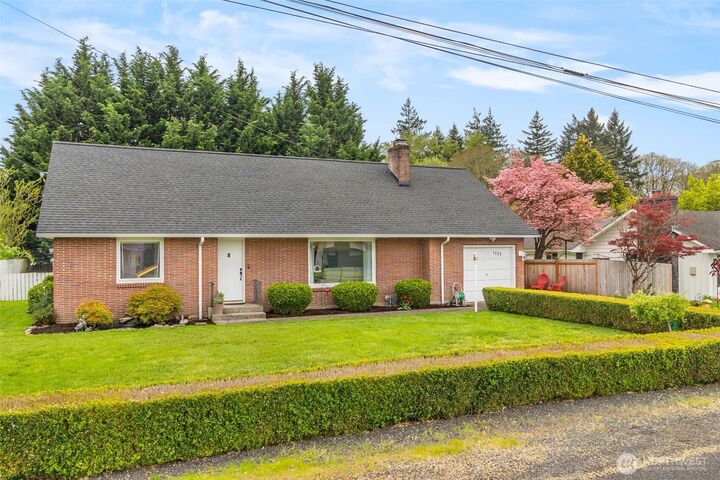 Property Photo:  1735 SW Gails Avenue  WA 98532 