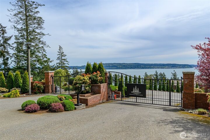 Property Photo: 1418 Sergios View Lane WA 98277