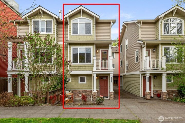 Property Photo:  6522  5th Avenue NE  WA 98115 