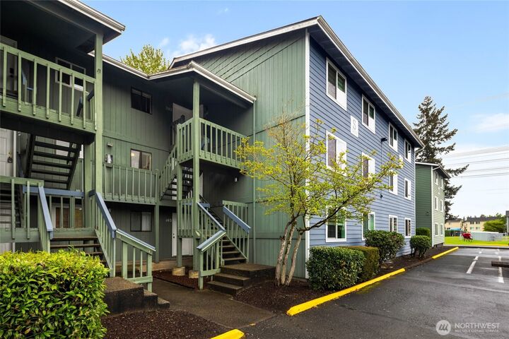 Property Photo:  3428  I Street NE S204  WA 98002 