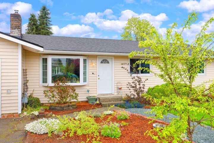 Property Photo:  8704  48th Drive NE  WA 98270 