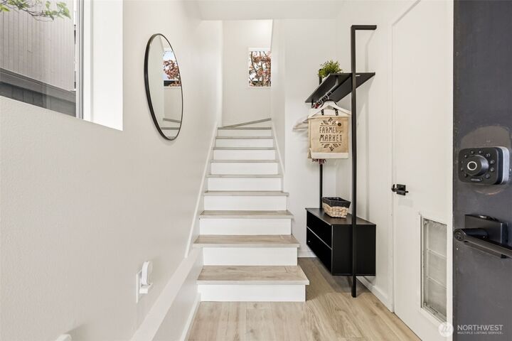Property Photo:  2364  Fairview Avenue E 8  WA 98102 