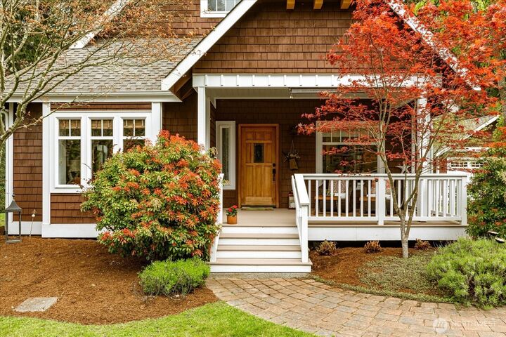 Property Photo:  974  Woodside Lane  WA 98260 