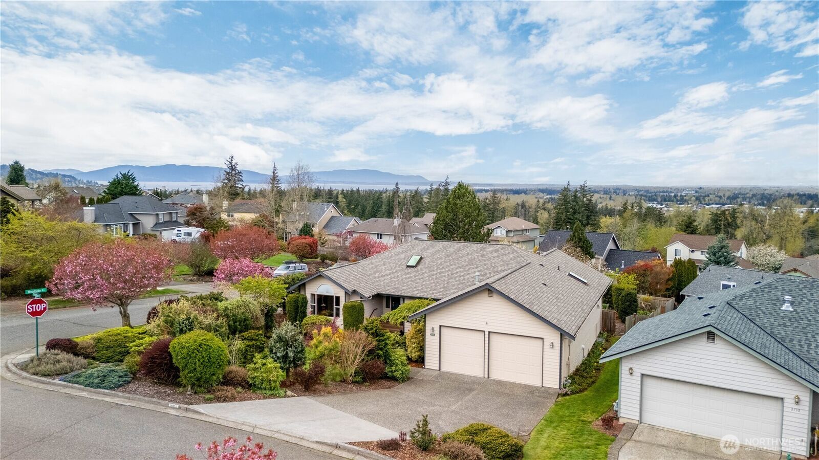 Property Photo:  3707 N Heather Place  WA 98226 