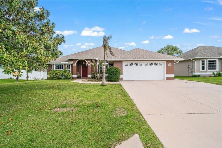 Property Photo:  162 Concha Drive  FL 32958 