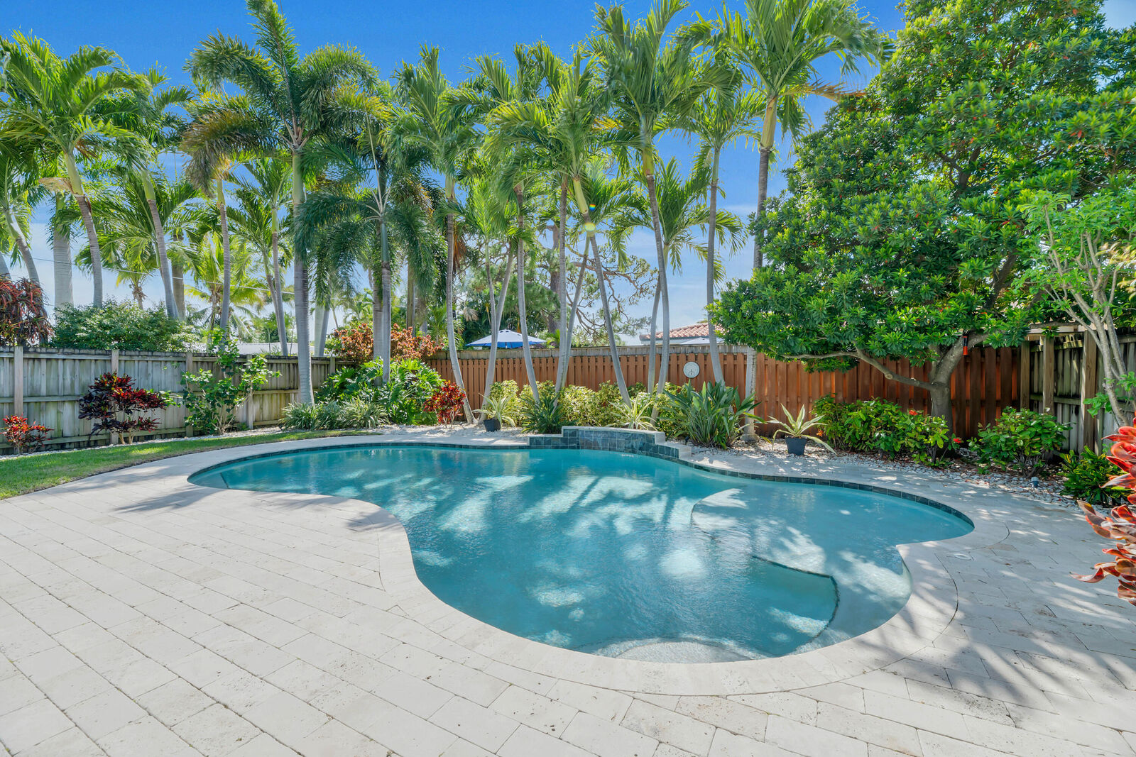 Property Photo: 2401 NE 17th Terrace FL 33305