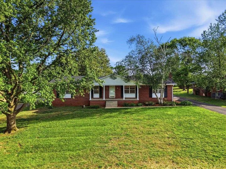 Property Photo:  507 Meadowlawn Drive  KY 42134 