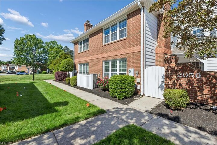 Property Photo:  205 Amersham Dr G  VA 23693 