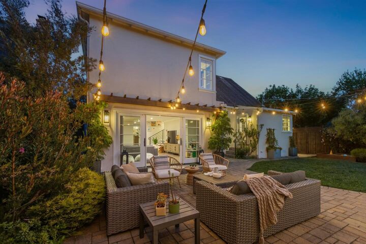 Property Photo:  416 Burlingame Avenue  CA 94010 