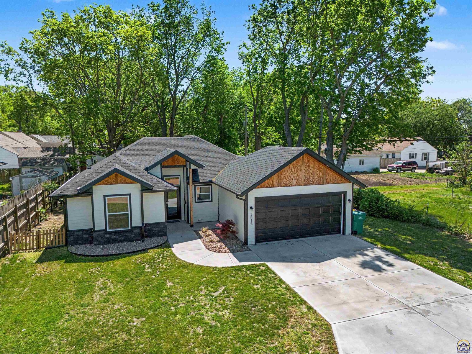 Property Photo:  3515 SW 19th St  KS 66604 