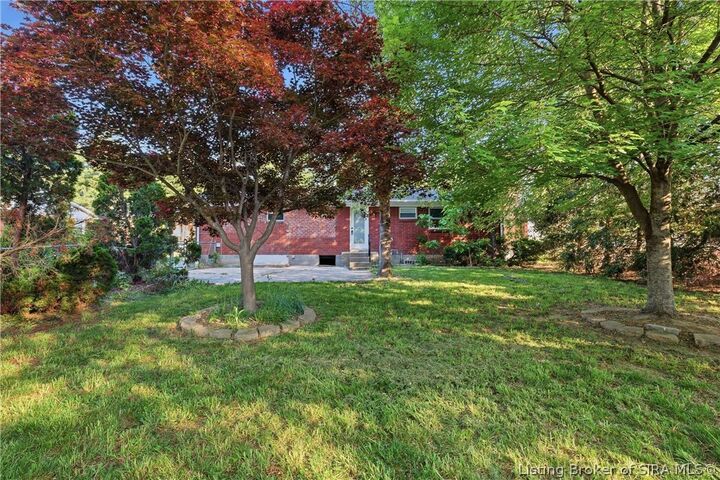 Property Photo:  1520 E 8th Street  IN 47130 