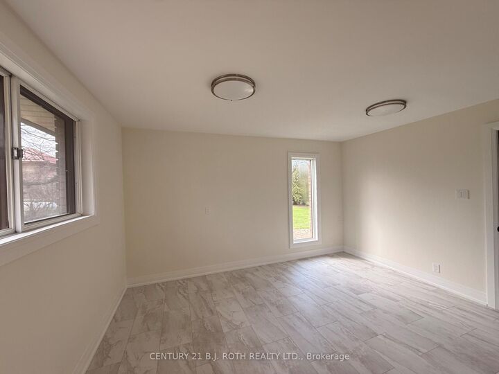 Property Photo:  48 King Street  ON K0M 2T0 