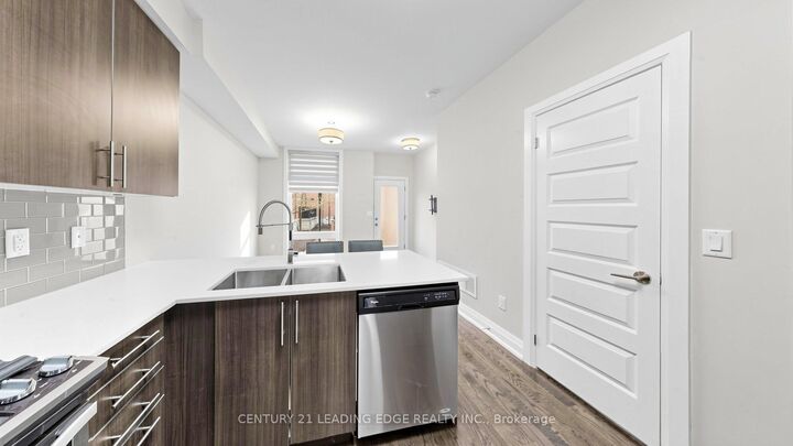 Property Photo:  23 Eldora Avenue 74  ON M2M 0B5 