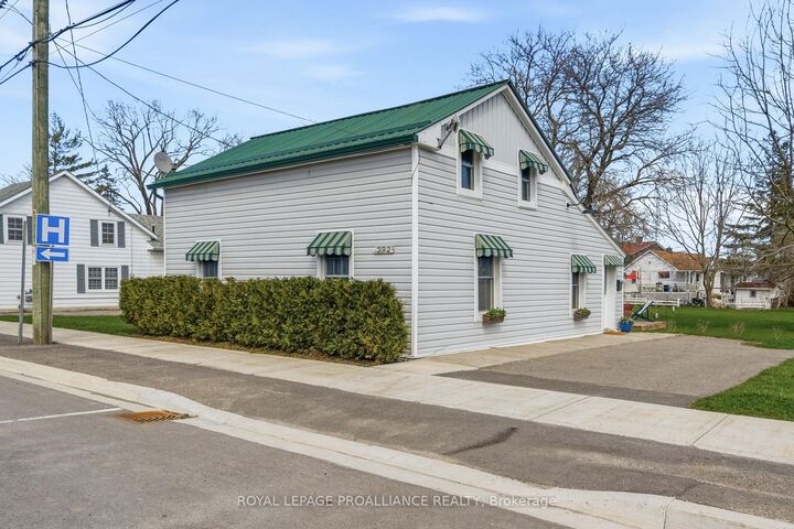 392 Picton Main Street — photo 1