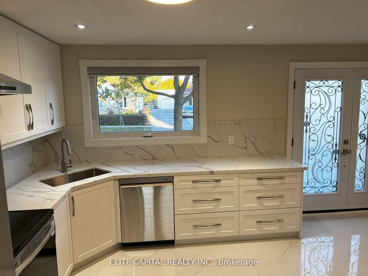 Property Photo: 69 Hutcherson Square ON M1B 1C5